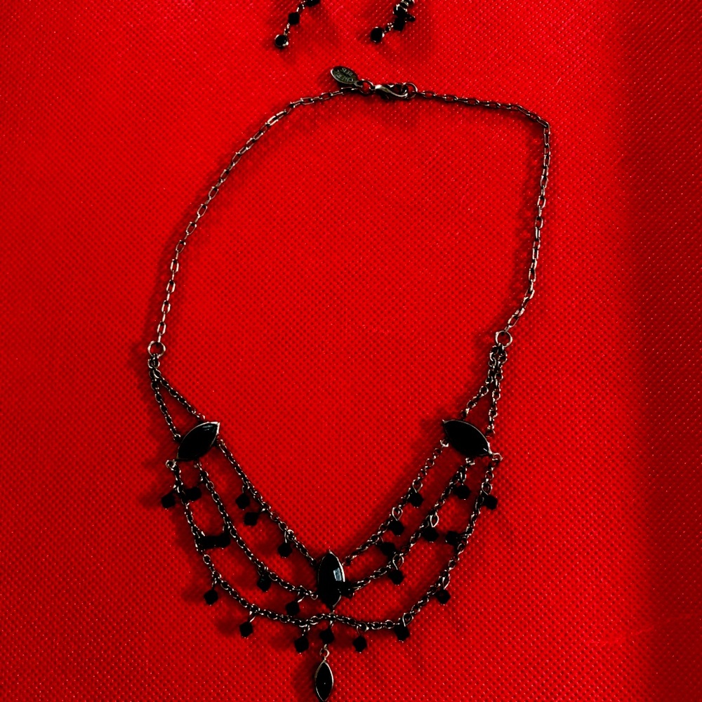 Necklace and earring set
